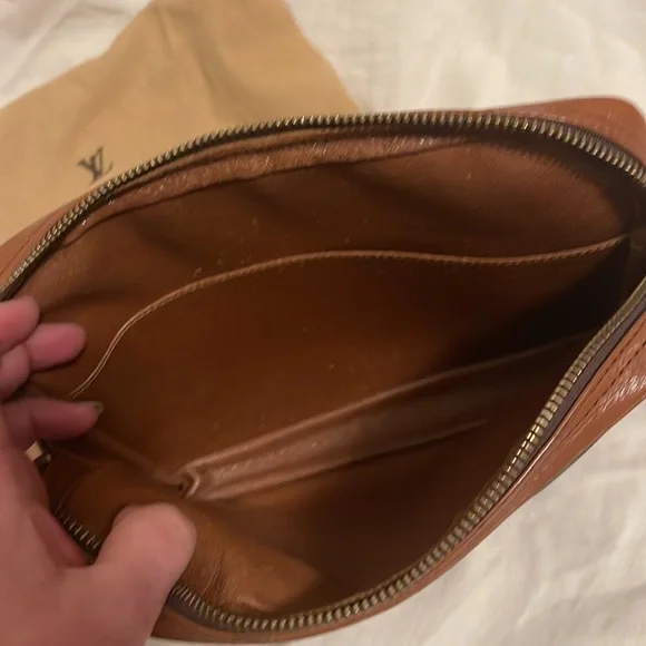 Louis Vuitton Sac Sport clutch